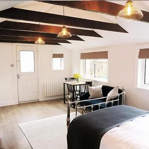 The Annexe - Private, Self-contained With Parking United Kingdom