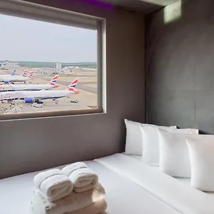 Hotel Bloc London Gatwick Airport